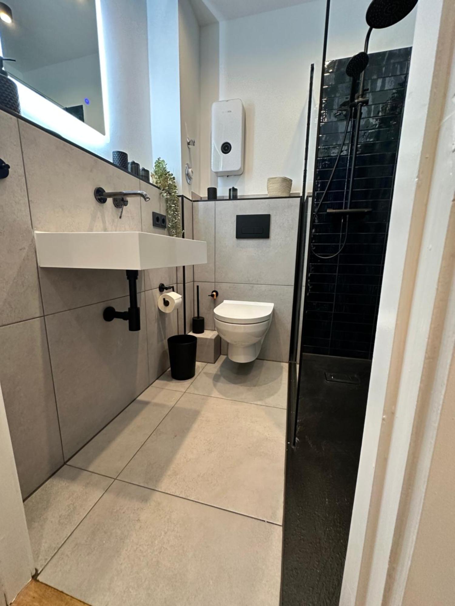 Exklusives City Apartment - Balkon - 24H Check-In Kiel Exterior foto